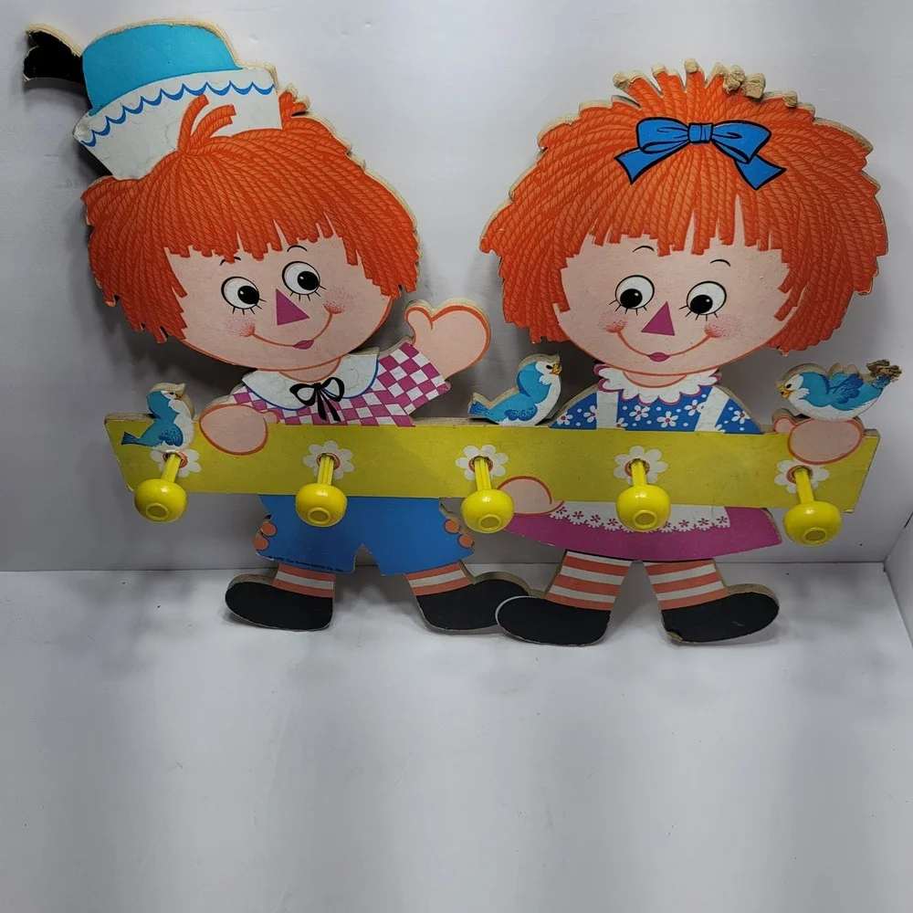 Vintage 1972 Raggedy Ann and Andy Wood Wall Coat Rack 5 Pegs Bobbs-Merrill Co